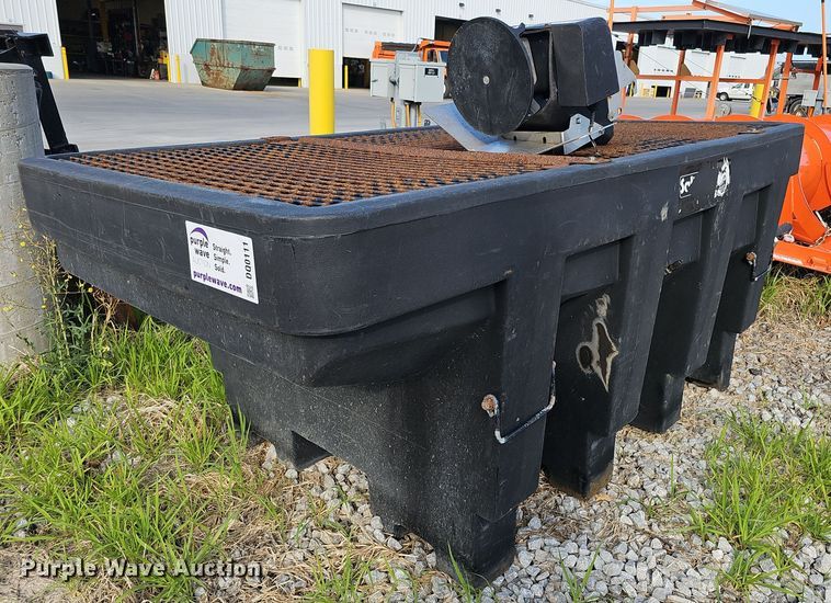 SaltDogg SHPE 1500  spreader - DQ0111