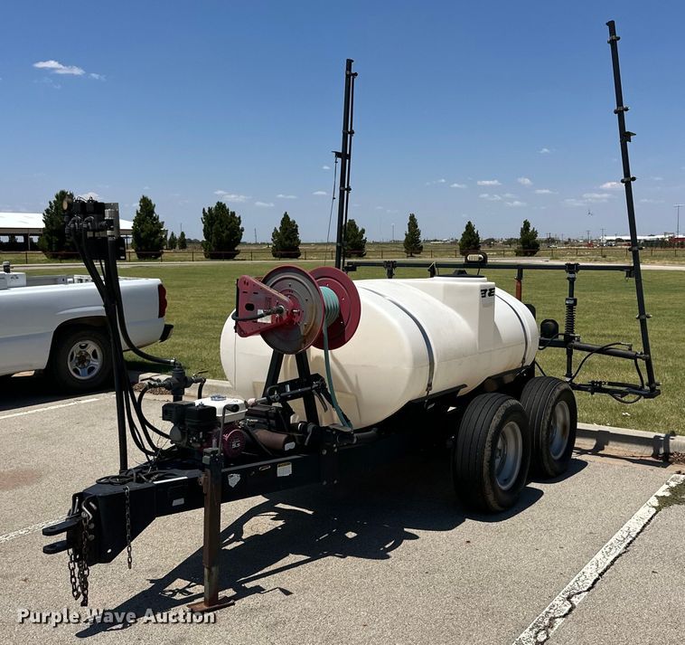 Wylie Manufacturing Co  turf sprayer - KM9848