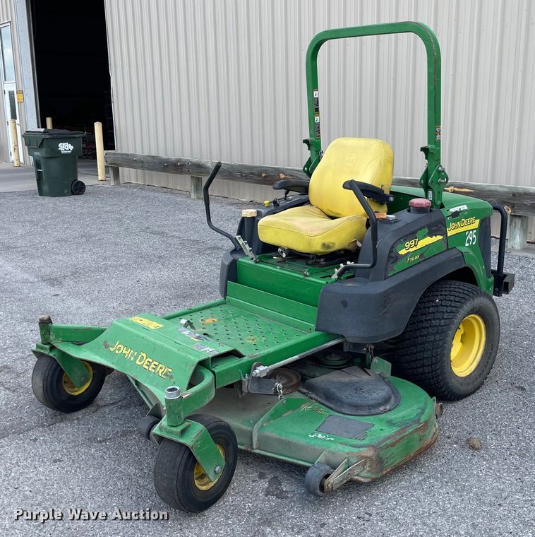 John Deere 997 ZTrak  ZTR lawn mower - LS9496