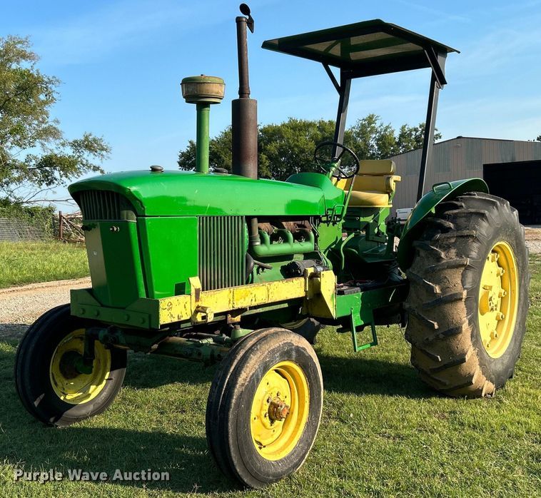 John Deere 4010  tractor - DI7917