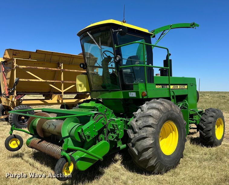 John Deere 5820  forage harvester - DQ1345