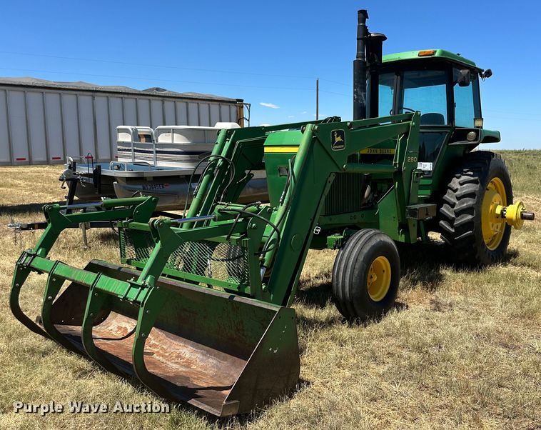 1976 John Deere 4630  tractor - DQ1352