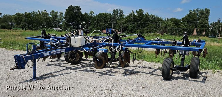 Blu-Jet Land Runner  NH3 applicator - DQ1828