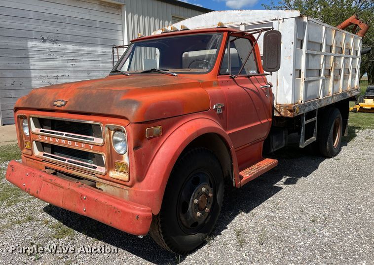 1968 Chevrolet 50  grain truck - LB9369