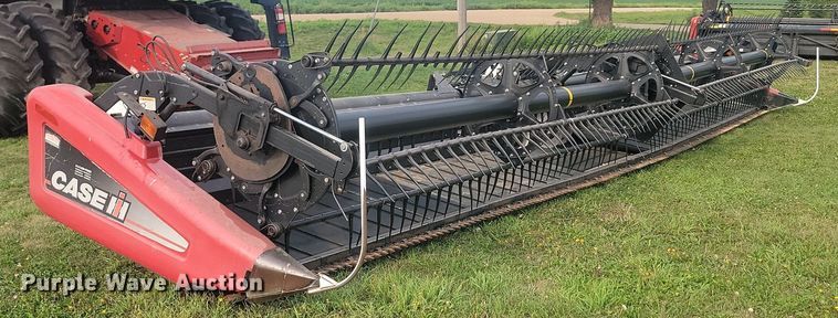 2009 Case 2162  draper head - LQ9064