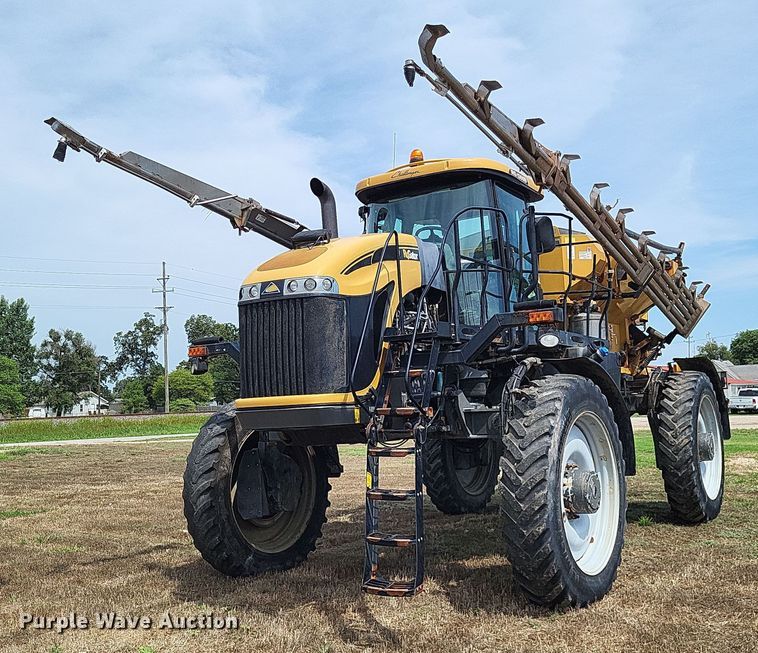 2015 Challenger RoGator RG1300B  applicator - LS9602