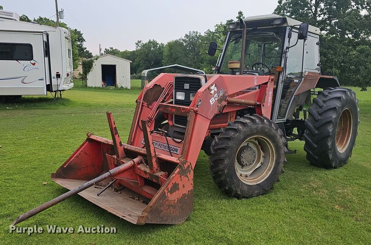 1994 Massey Ferguson 390  MFWD tractor - NT9795