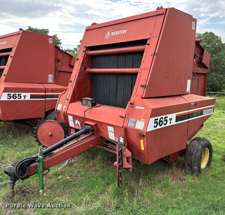 Hesston 565T  round baler - OC9126