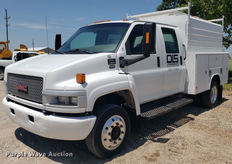 2003 GMC C4500  Crew Cab utility / service truck - DO2932