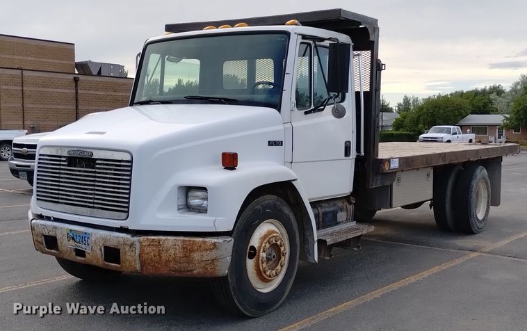 1995 Freightliner FL70  flatbed truck - DP3332