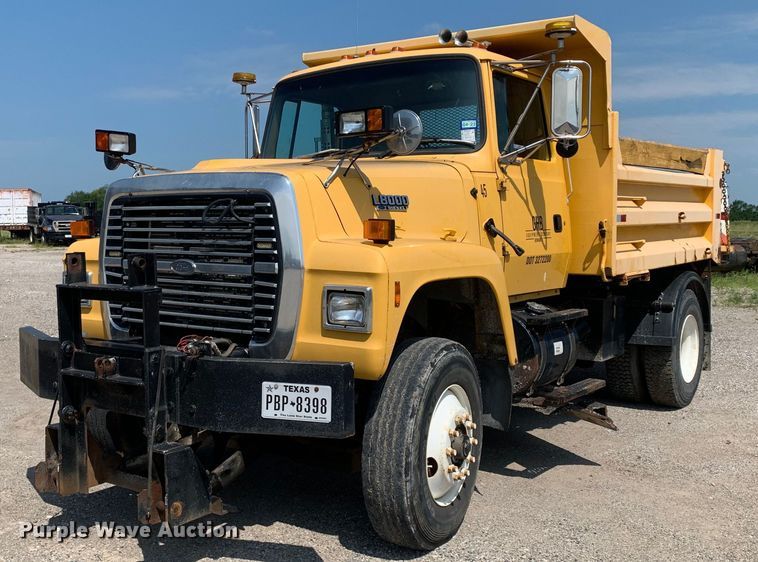 1994 Ford L8000  dump truck - LH9735