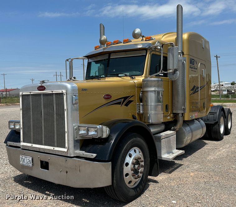 2005 Peterbilt 379  semi truck - NE9007
