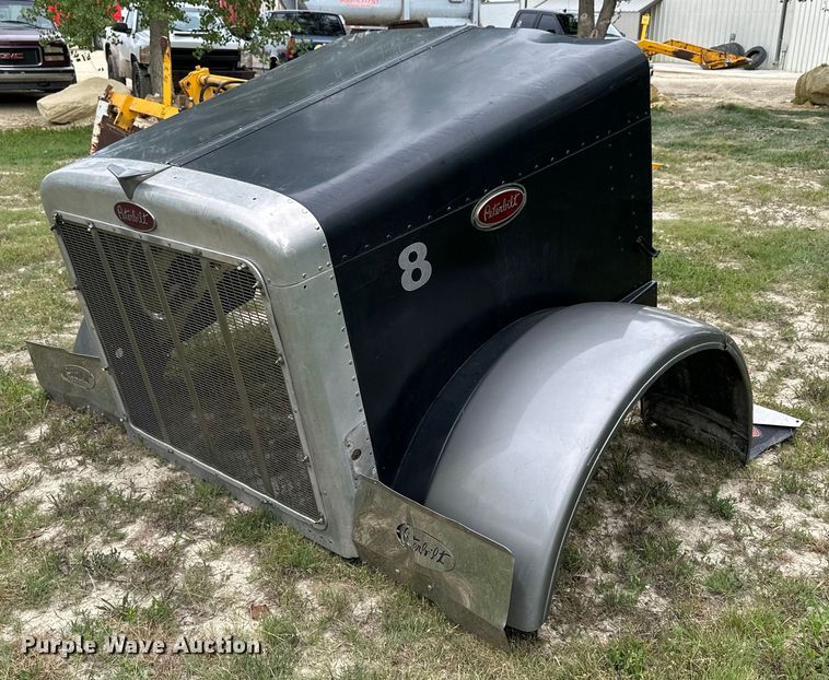 Peterbilt 379  truck hood - NP9922