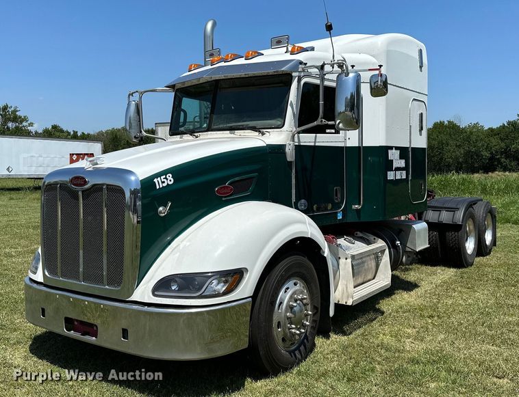 2012 Peterbilt 384  semi truck - OC9112