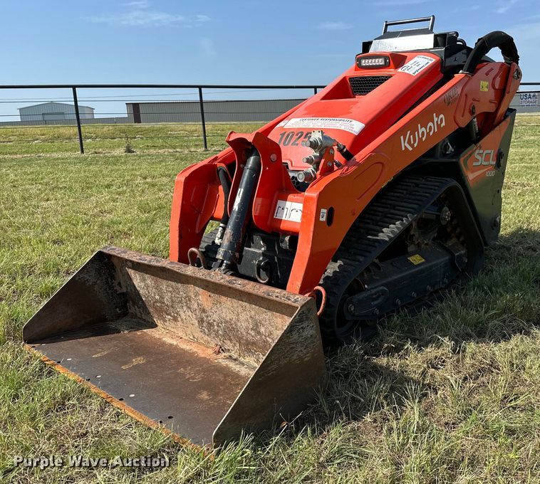 2021 Kubota  SCL1000 compact utility loader - DM0330