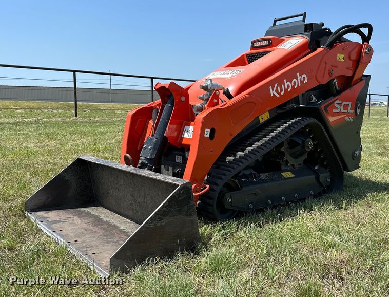 2021 Kubota  SCL1000 compact utility loader - DM0355