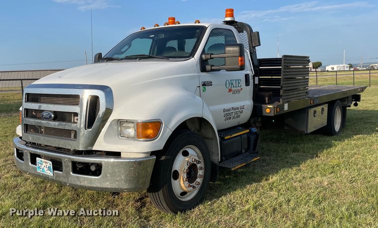 2015 Ford F650 Super Duty rollback truck - DM0362