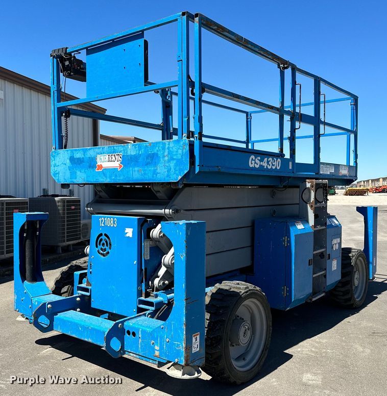 2013 Genie GS-4390  scissor lift - DP3172
