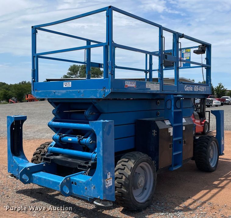 2014 Genie GS-4390 scissor lift - NT9470