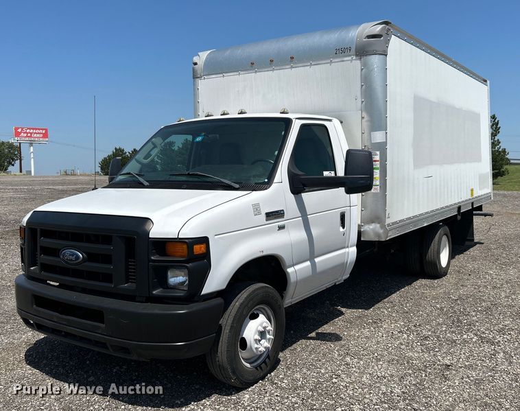 2012 Ford E450 Super Duty  box truck - DH7337