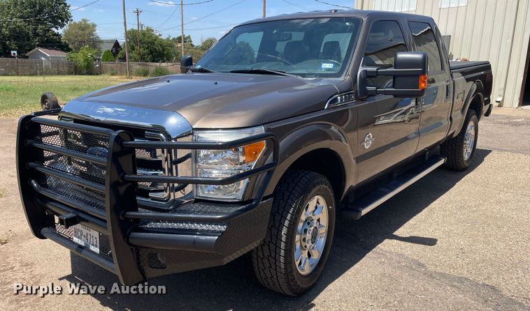 2016 Ford F250 Super Duty  Crew Cab pickup truck - DN4729