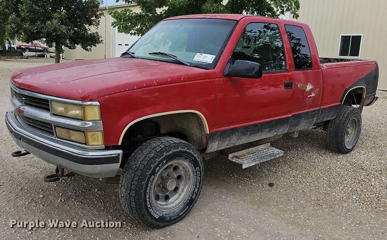 1996 Chevrolet K1500  Ext. Cab pickup truck - DN8627