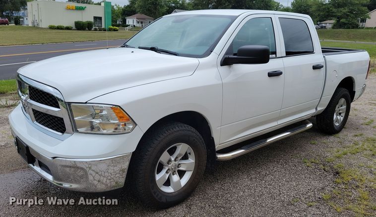 2018 Dodge Ram 1500  Crew Cab pickup truck - IQ9807