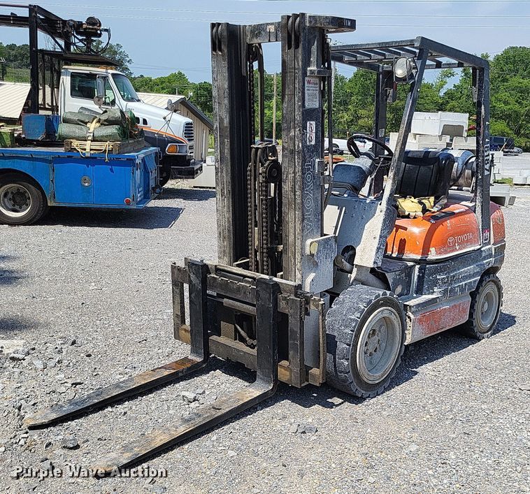 1999 Toyota 02-6FGU30  forklift - LS9615