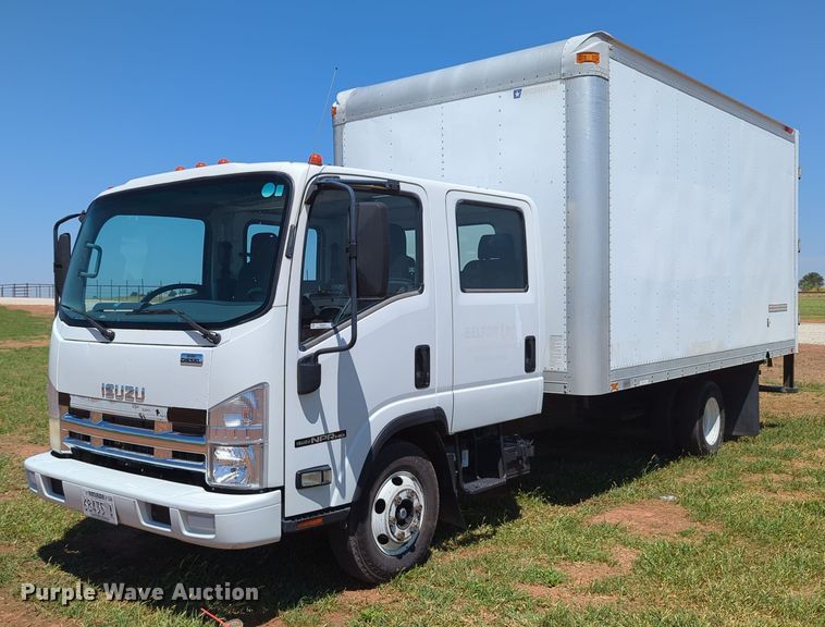 2008 Isuzu NPR  Crew Cab box truck - MX9344