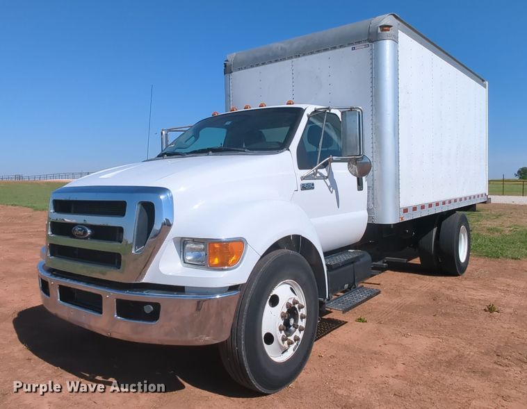 2013 Ford F650 Super Duty  box truck - MX9349