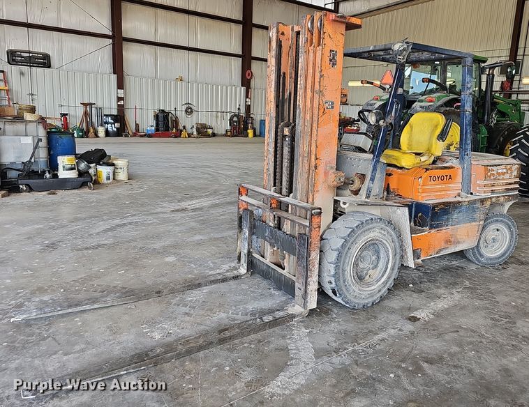 Toyota 02-5FD45  forklift - NT9798