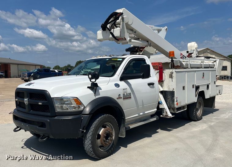 2016 Dodge Ram 5500HD  bucket truck - DP0541