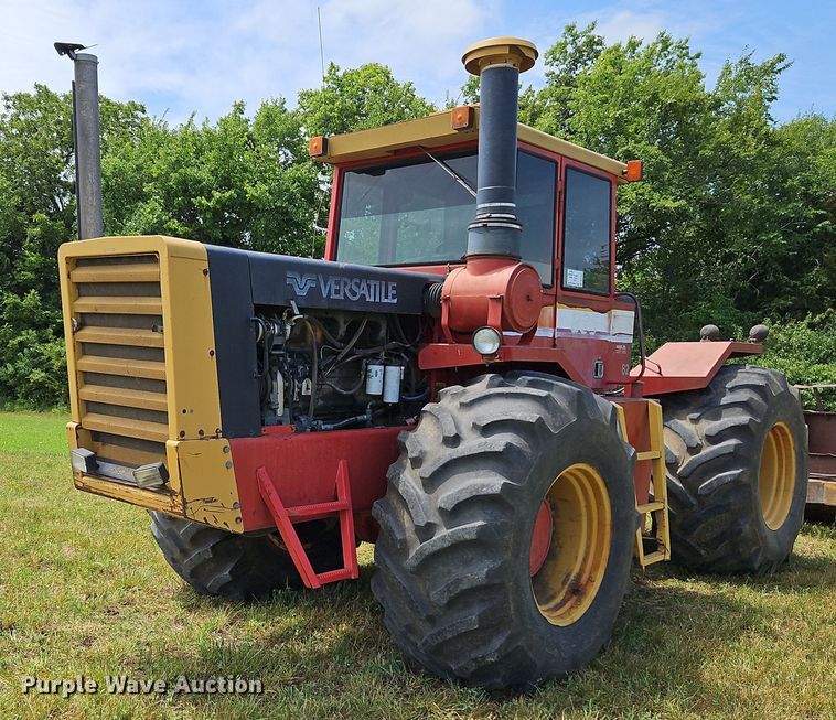1984 Versatile 835  tractor - DQ1825