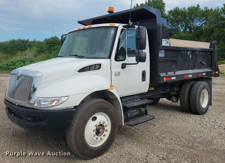 2006 International 4400  dump truck - IQ9768