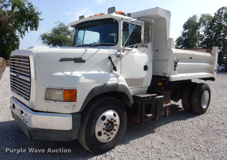 1994 Ford LA9000  dump truck - IQ9771