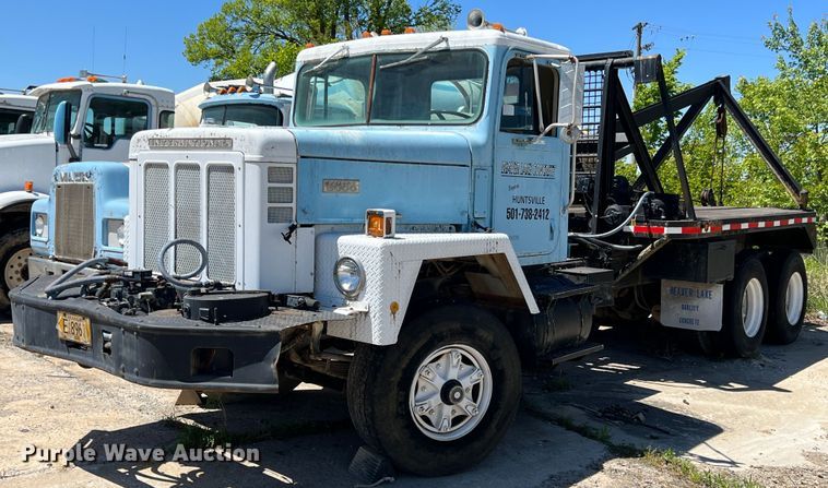 1985 International F5070  tow truck - JE9986