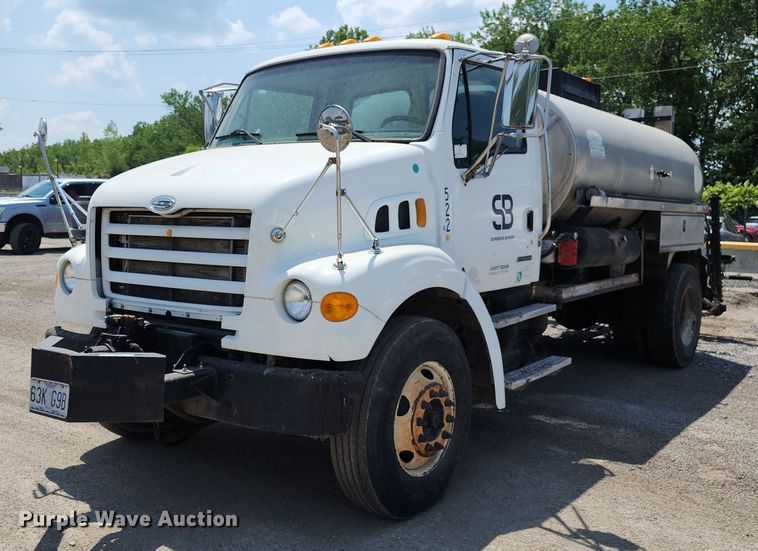 2006 Sterling L-Line  oil distributor truck - LE9179