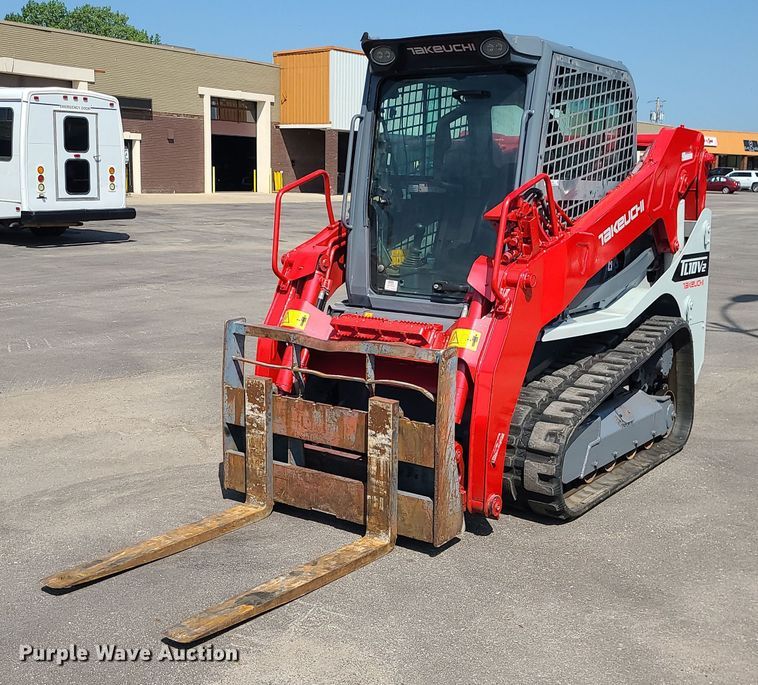 2018 Takeuchi TL10V-2  tracked skid steer loader - MG9626