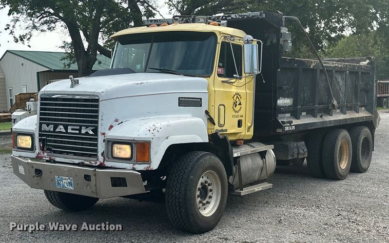 1998 Mack CH613  dump truck - ML9067
