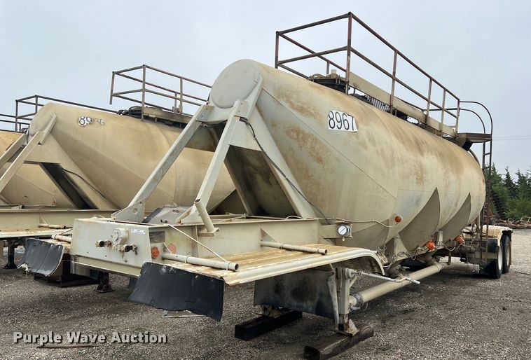 1979 Fruehauf HEB-F2-J985 pneumatic dry bulk trailer - NI9021