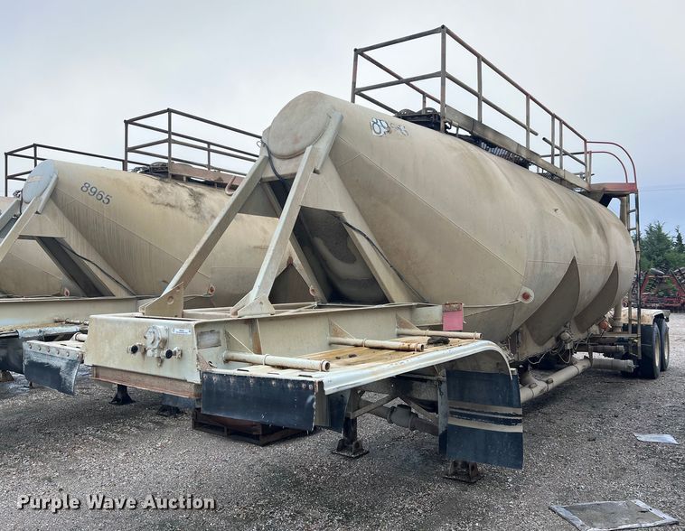 1978 Fruehauf HEB-F2-J-985  pneumatic dry bulk trailer - NI9022