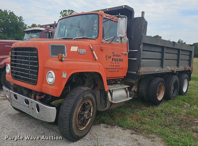 1979 Ford 9000  dump truck - NT9804