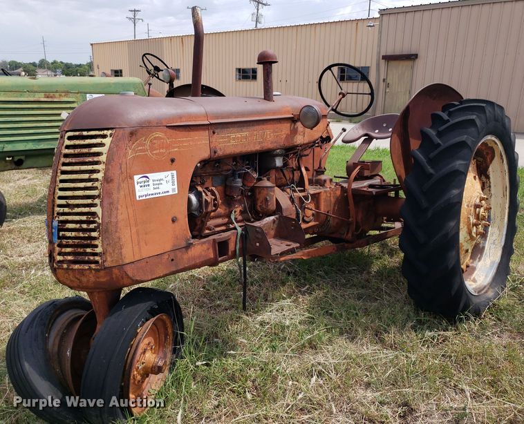 Cockshutt 30  tractor - DO2997