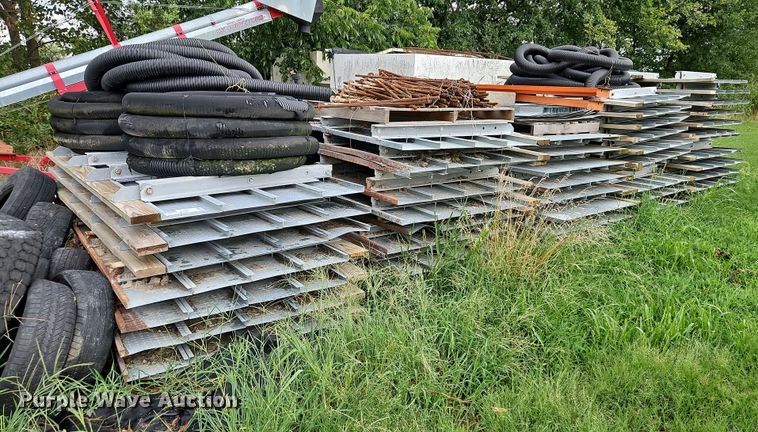 (51) grain containment walls - DP2305