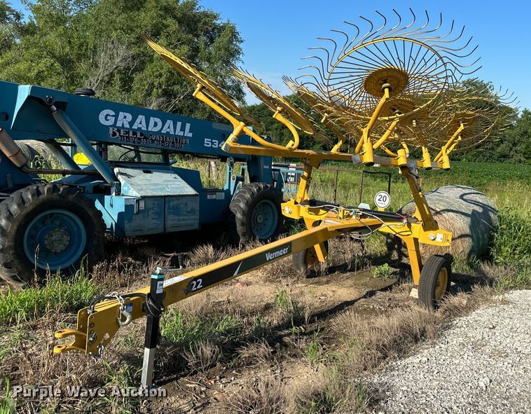 2022 Vermeer VR1022  hay rake - DS2183