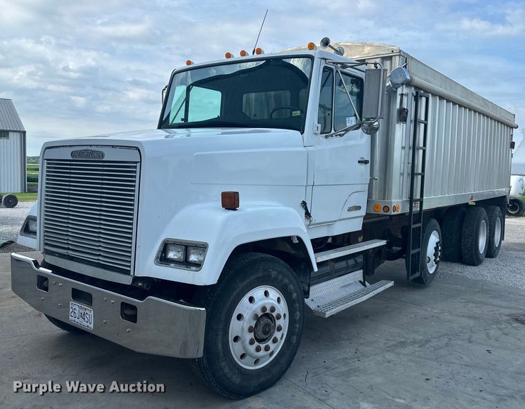 1986 Freightliner FLC  grain truck - DS2213