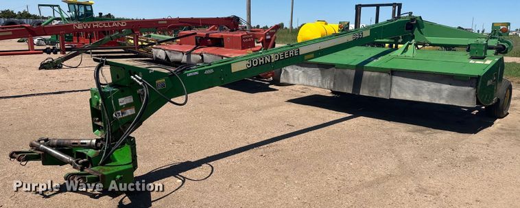 John Deere 945  swather / windrower - OC9317