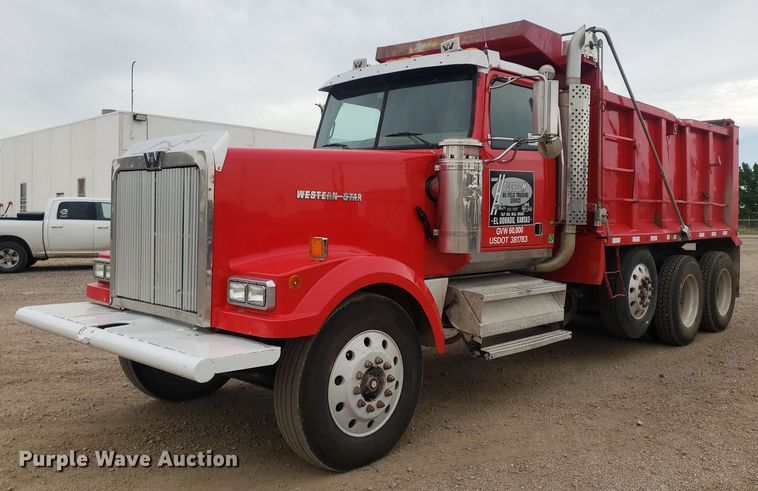 1999 Western Star 4900  dump truck - DO3046