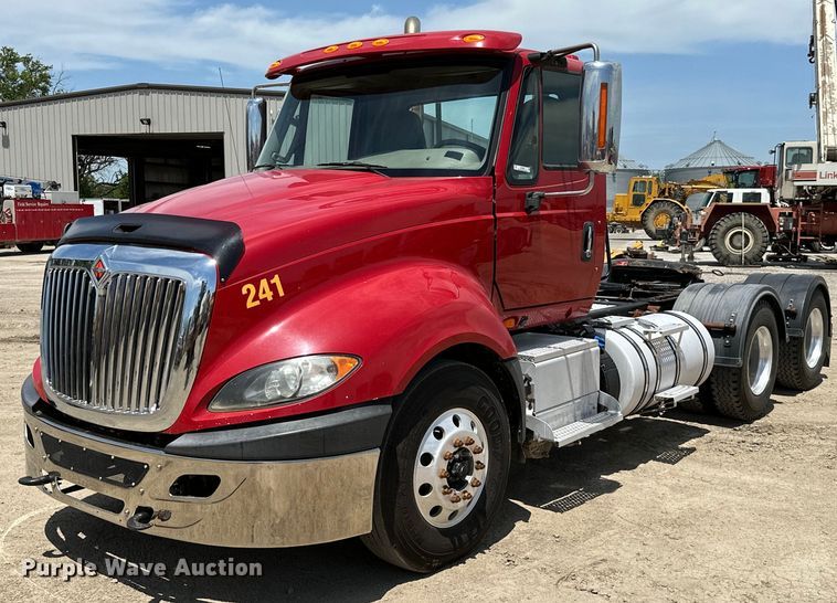 2017 International ProStar 122  semi truck - ML9097