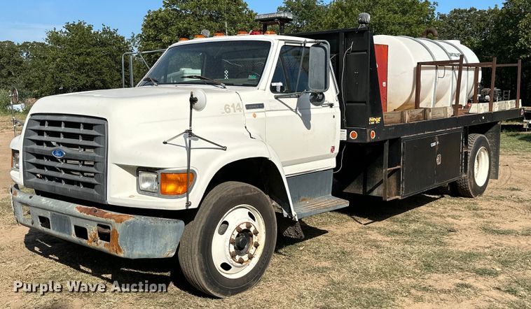 1997 Ford F800  flatbed truck - ML9107